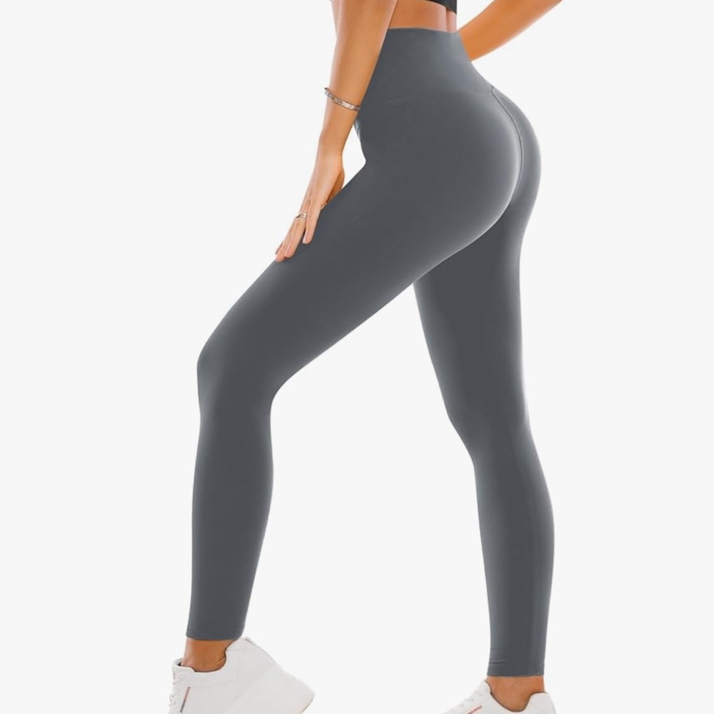 Gray and beige two pack butter, soft leggings